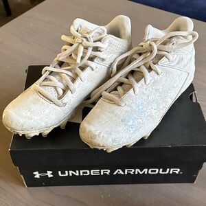 Under Armour Kids white/gray/silver Cleats